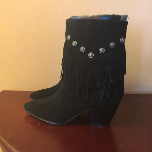 🌺Final Price w/$4.99 Shipping🌺Belle Yardley Studded Fringe Booties - Picture 2 of 8